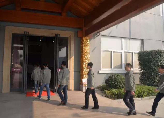 久盛地板2015年度第二屆王牌精英訓(xùn)練營(yíng)開(kāi)營(yíng).jpg 久盛地板2015年度第二屆王牌精英訓(xùn)練營(yíng)開(kāi)營(yíng).jpg