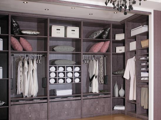 面對互聯(lián)網(wǎng)家裝帶來的市場商機(jī),衣柜企業(yè)如何搭乘這趟便車.jpg 面對互聯(lián)網(wǎng)家裝帶來的市場商機(jī),衣柜企業(yè)如何搭乘這趟便車.jpg